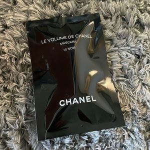 Chanel black mascara